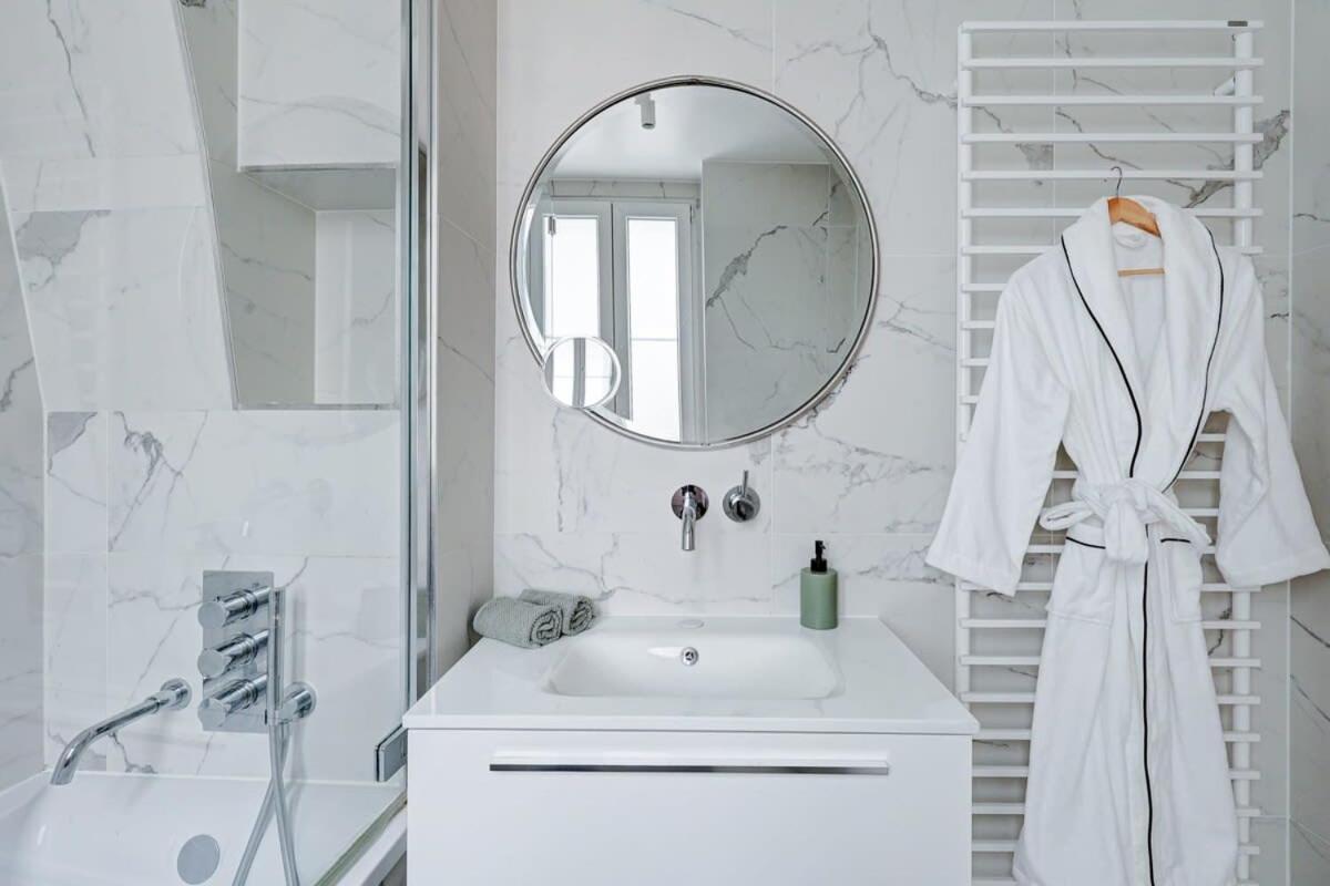 St Germain & Odeon - Cityapartmentstay Parigi Esterno foto