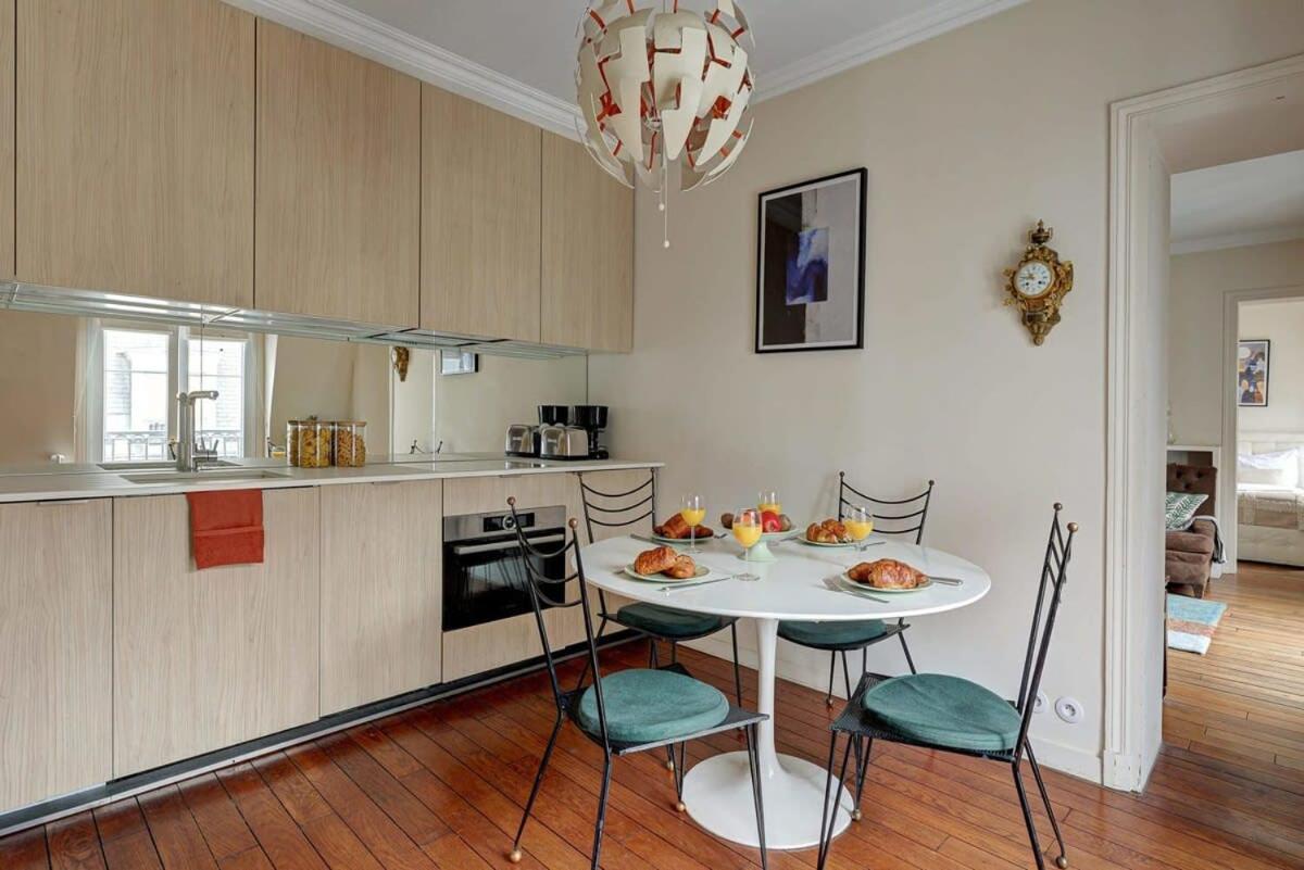 St Germain & Odeon - Cityapartmentstay Parigi Esterno foto