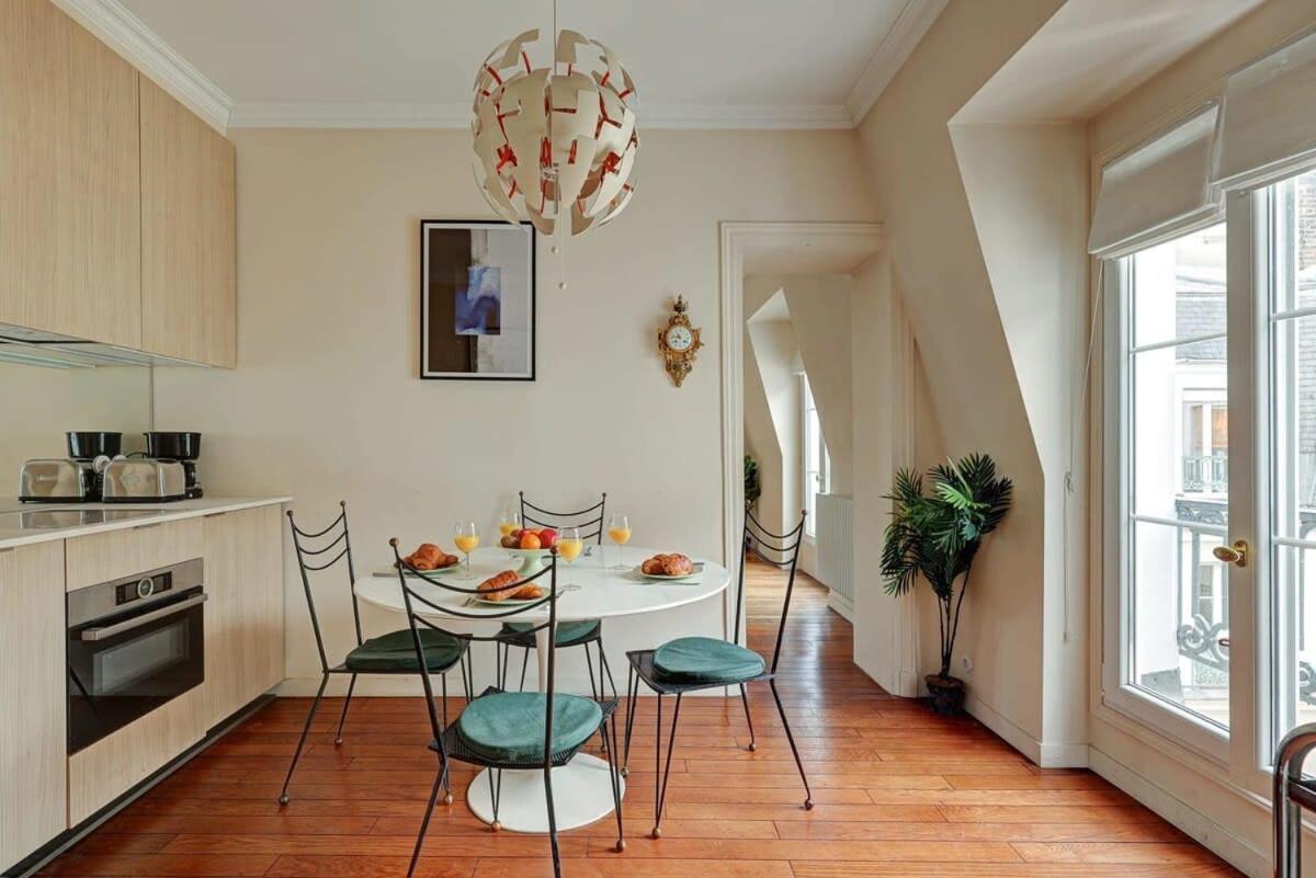 St Germain & Odeon - Cityapartmentstay Parigi Esterno foto